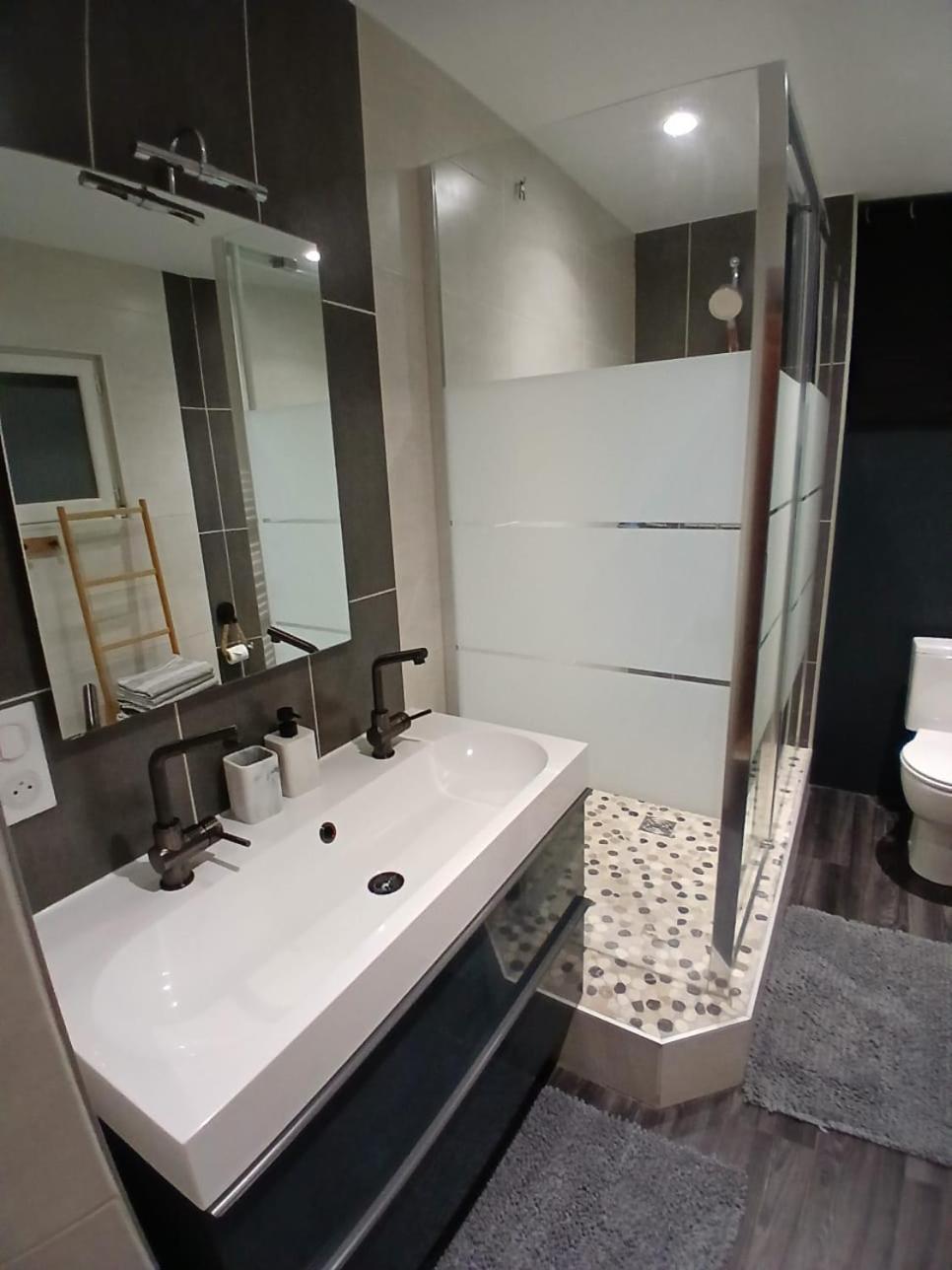 Le Charme Des Berceaux Apartment Epernay Ngoại thất bức ảnh